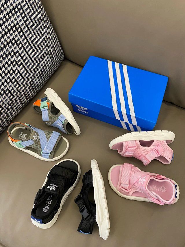 Adidas Children's Slippers Shoes: seller detail photo 3