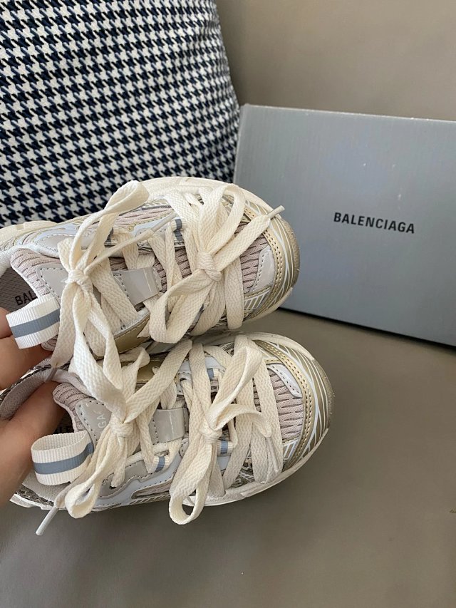 Balenciaga children's shoes: seller detail photo 8