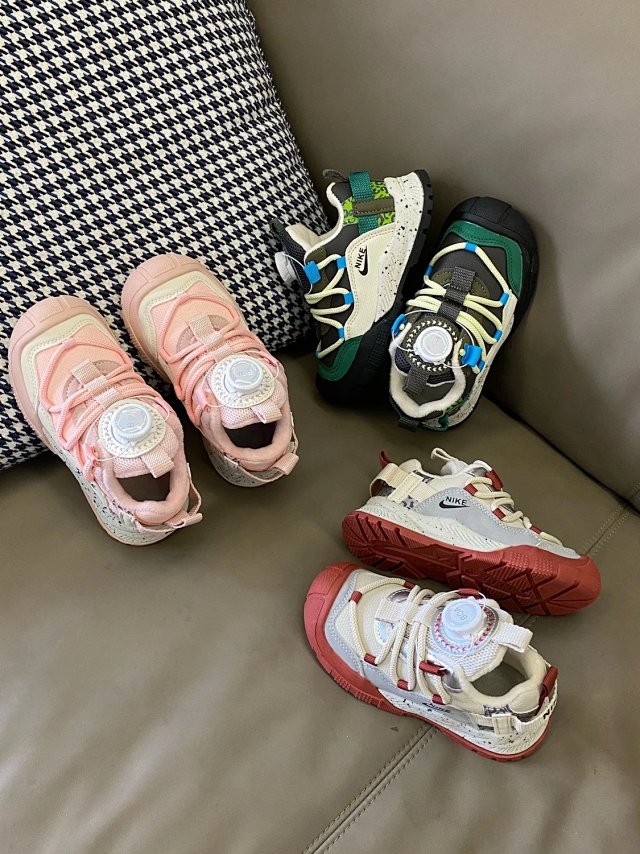 Nike ACG children's Shoes: seller detail photo 5