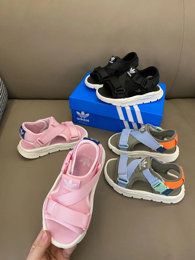Adidas Children's Slippers Shoes: seller detail photo 4