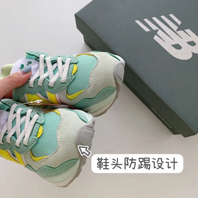 New Balance 5740 children's Shoes: seller detail photo 12
