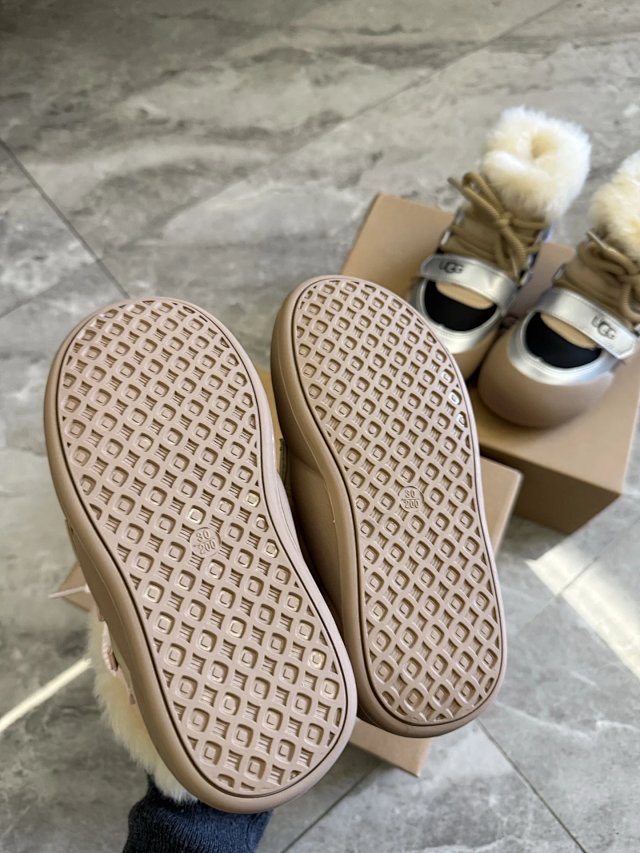 UGG Children's snow boots: seller detail photo 10