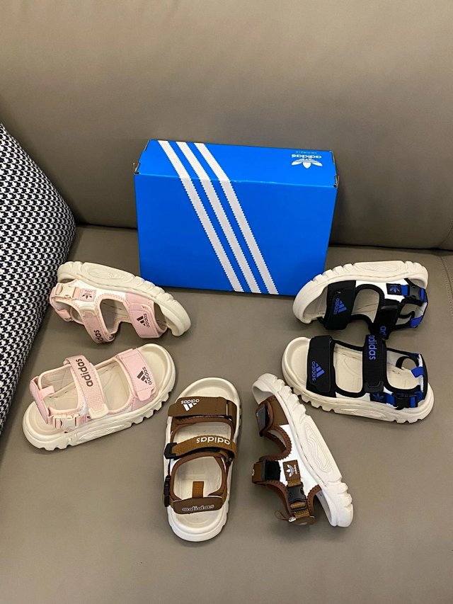 Adidas Children's Slipers Shoes: seller detail photo 6