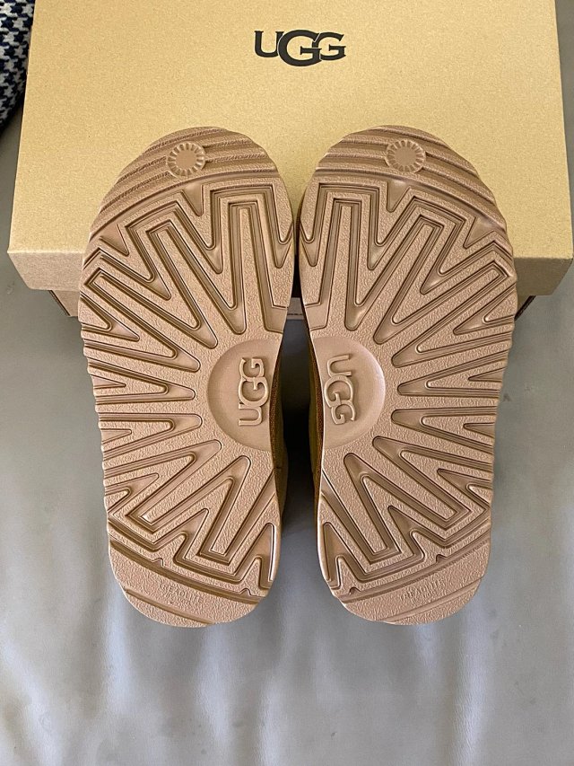 UGG Children's snow boots: seller detail photo 10
