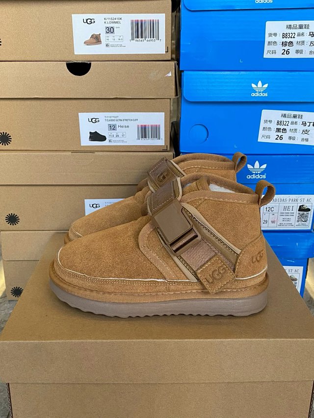 UGG Children's snow boots: seller detail photo 13