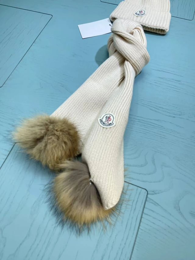 Moncler Children’s Set: seller detail photo 14
