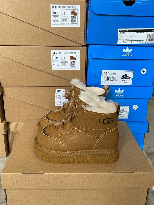 UGG Children's snow boots: seller detail photo 6