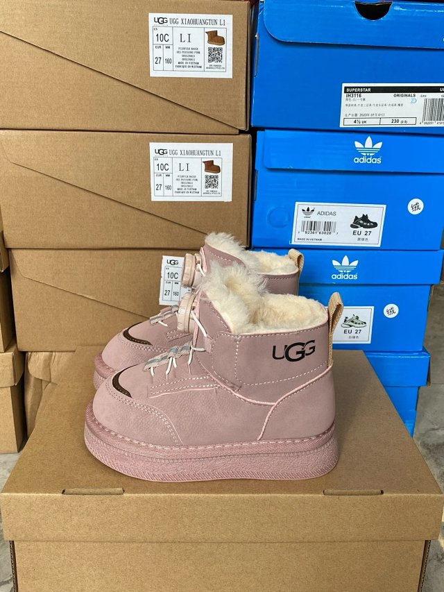 UGG Children's snow boots: seller detail photo 5