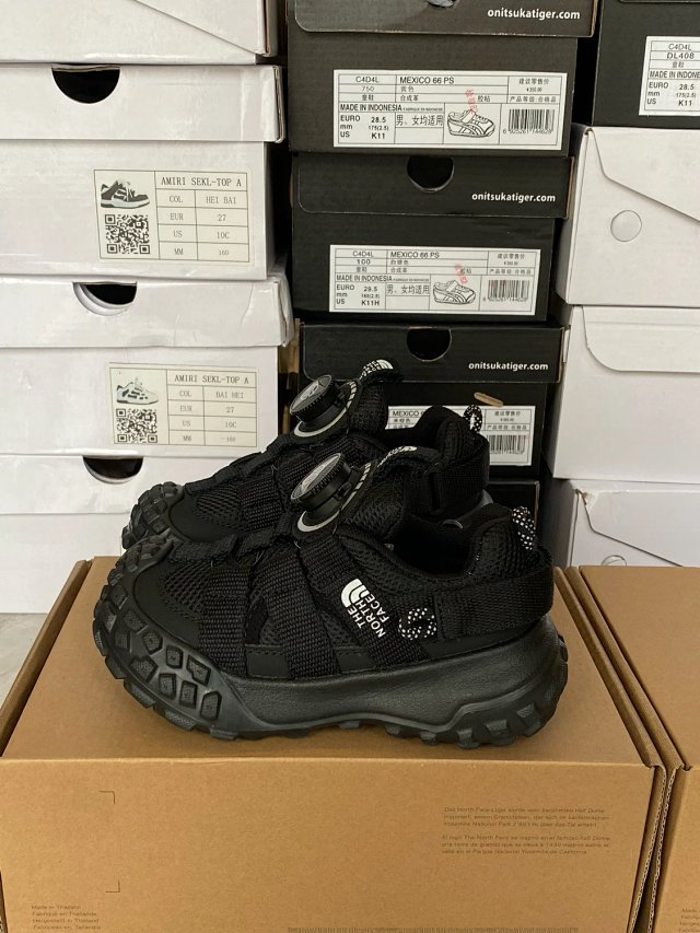 The North face children's shoes: seller detail photo 14