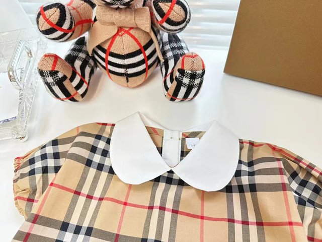Burberry Children's Set: seller detail photo 8