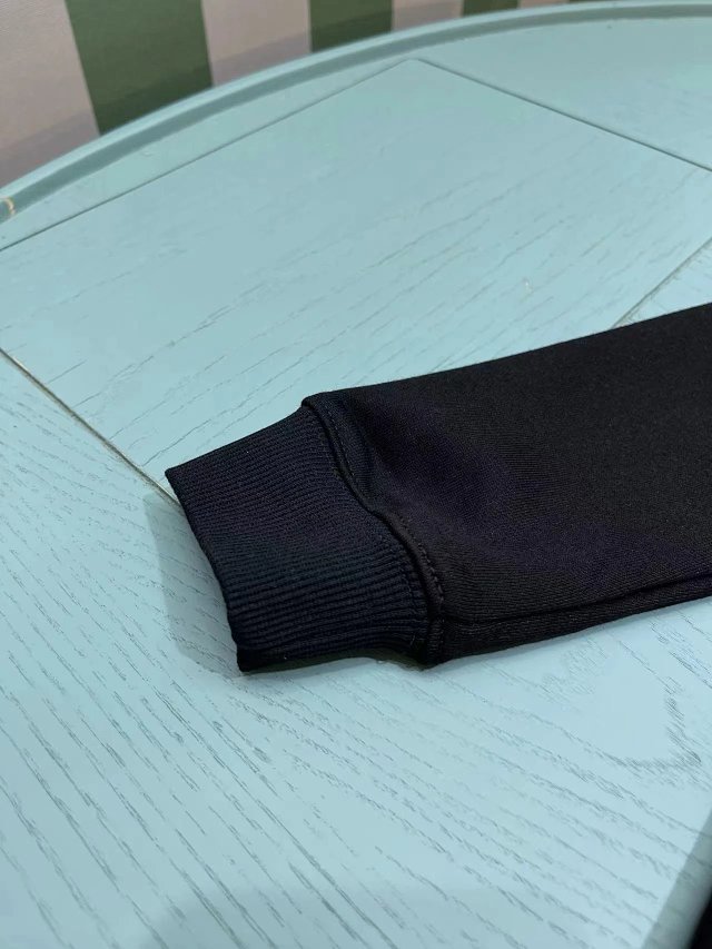 LV Louis Vuitton Children‘s Hoodie: seller detail photo 6