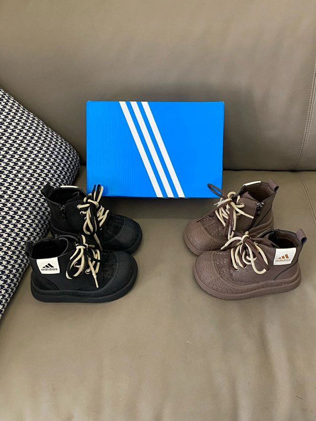 Adidas Children's Shoes: seller detail photo 9