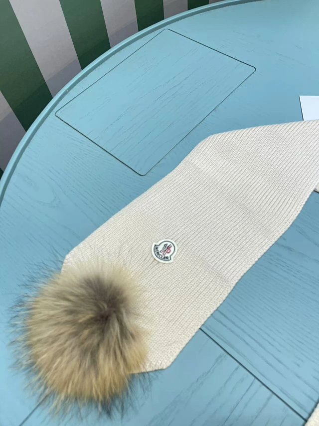Moncler Children’s Set: seller detail photo 13