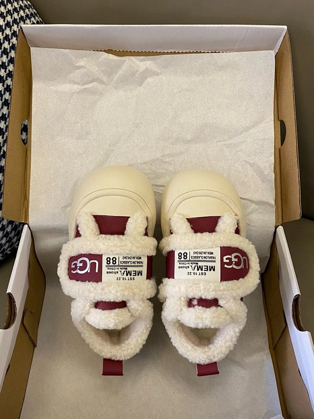 UGG Children's snow boots: seller detail photo 3