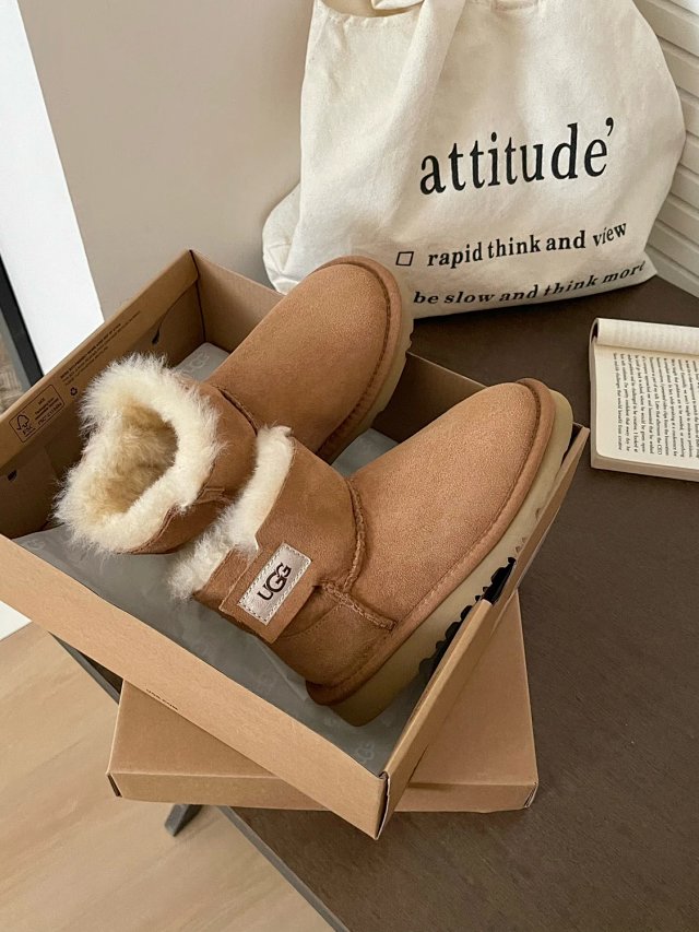 UGG Children's snow boots: seller detail photo 8