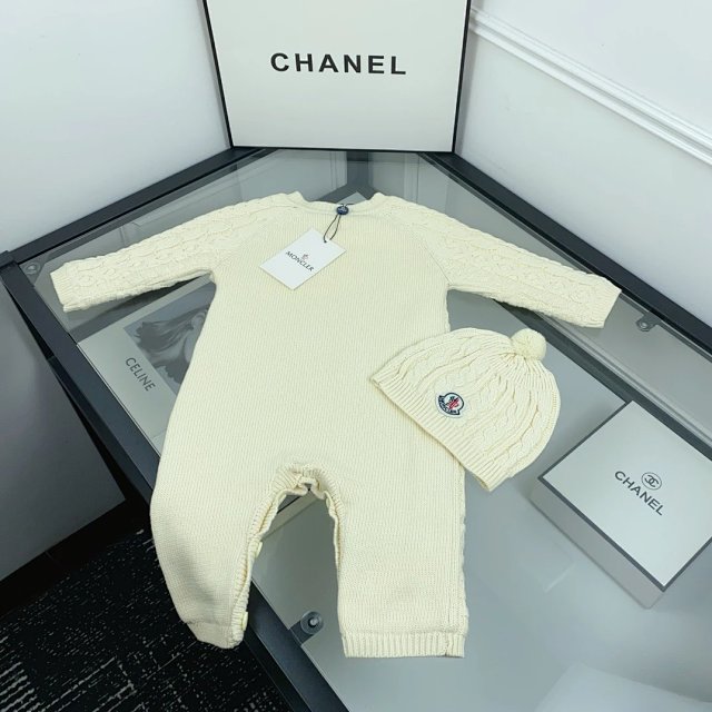 Moncler Children's Set: seller detail photo 9