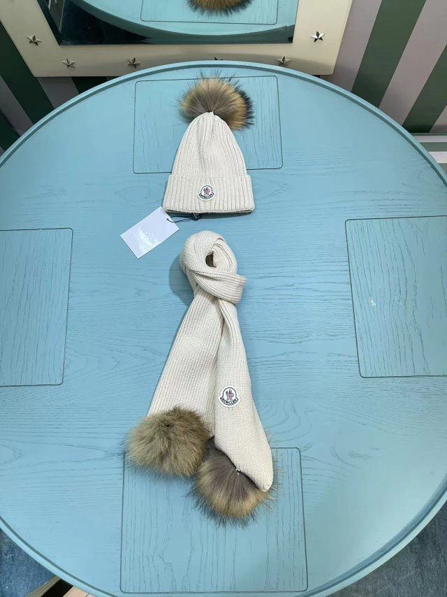 Moncler Children’s Set: seller detail photo 9
