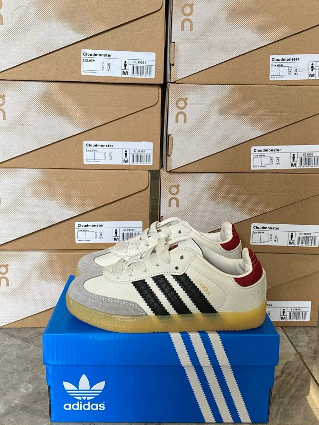 Adidas Children's Shoes: seller detail photo 14