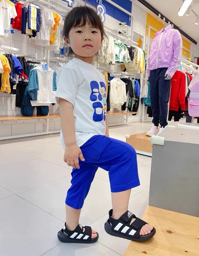 Adidas Children's Shoes: seller detail photo 11