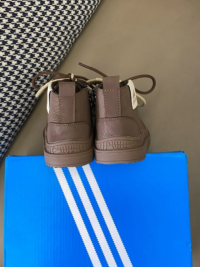 Adidas Children's Shoes: seller detail photo 8