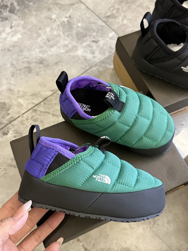 The North face children's shoes: seller detail photo 6