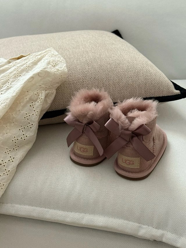UGG Children's snow boots: seller detail photo 12