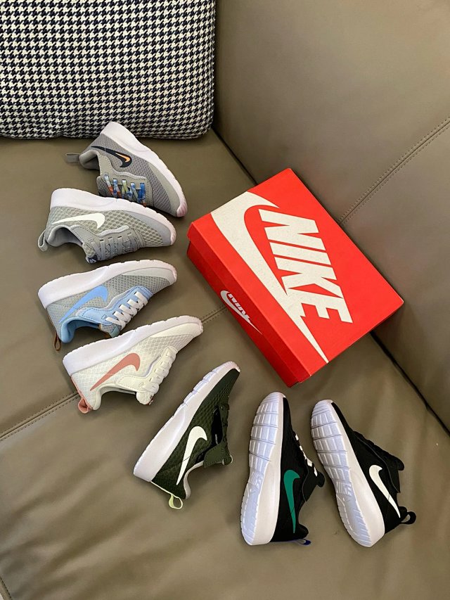 Nike Tanjun children's Shoes: seller detail photo 7