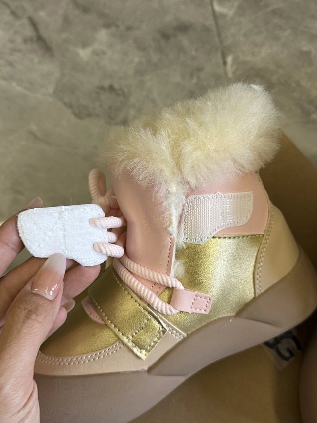 UGG Children's snow boots: seller detail photo 8