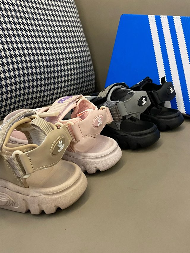 Adidas Children's Slippers Shoes: seller detail photo 6