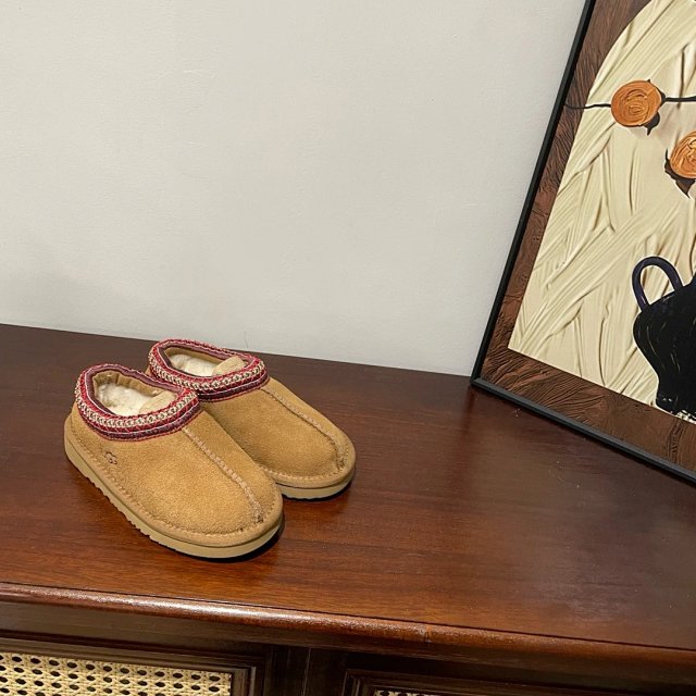 UGG Children's snow boots: seller detail photo 2