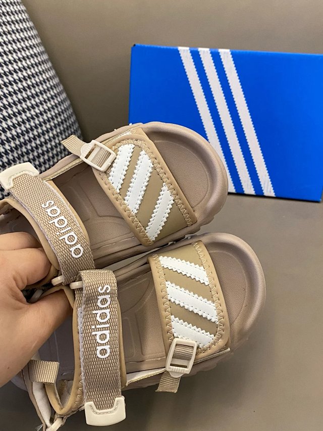 Adidas Children's Slippers Shoes: seller detail photo 9
