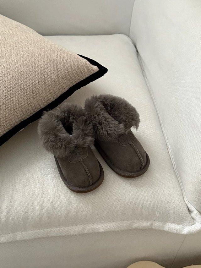 UGG Children's snow boots: seller detail photo 10