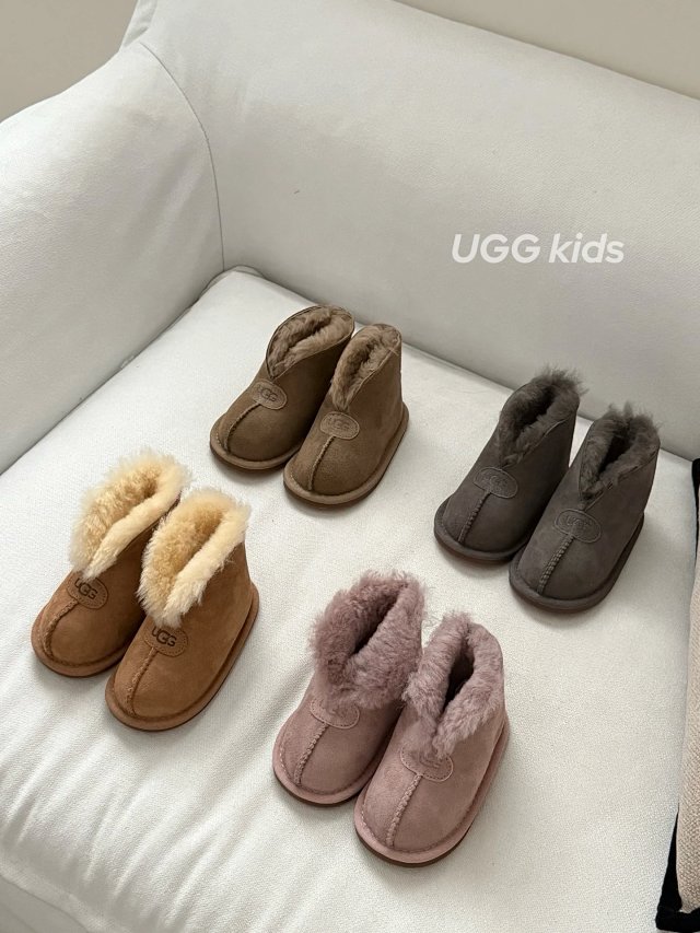 UGG Children's snow boots: seller detail photo 1