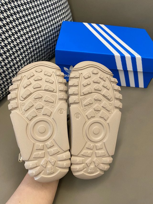 Adidas Children's Slippers Shoes: seller detail photo 11