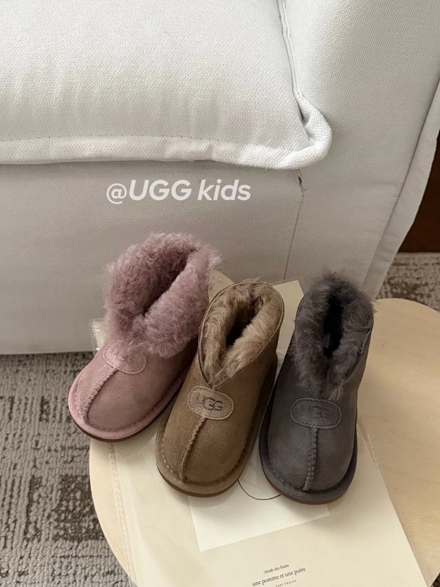 UGG Children's snow boots: seller detail photo 2