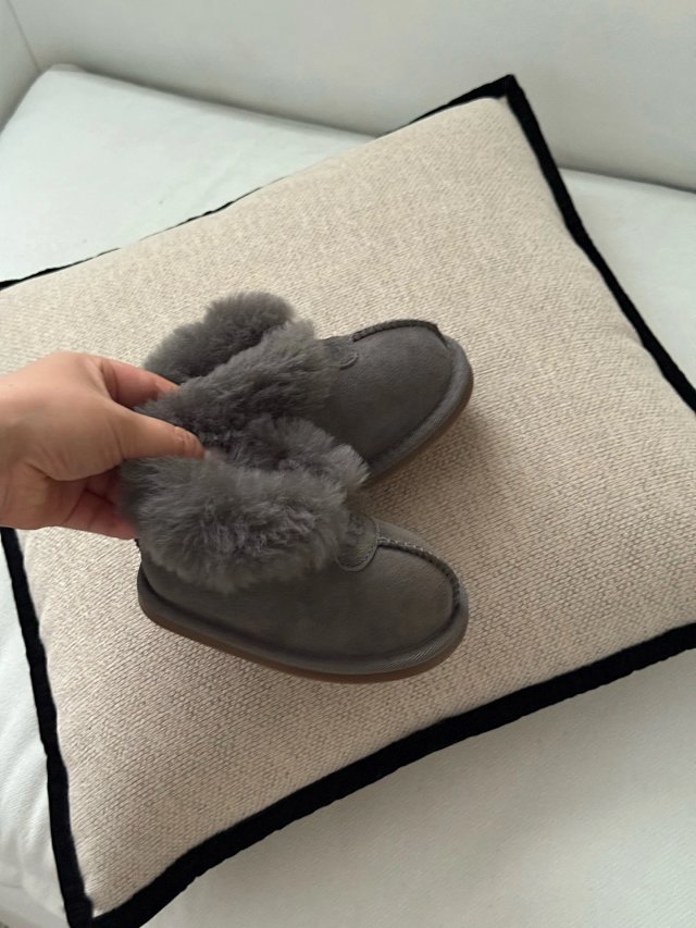 UGG Children's snow boots: seller detail photo 9