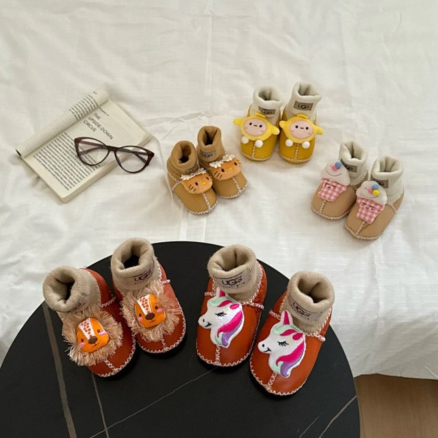 UGG Children's snow boots: seller detail photo 5