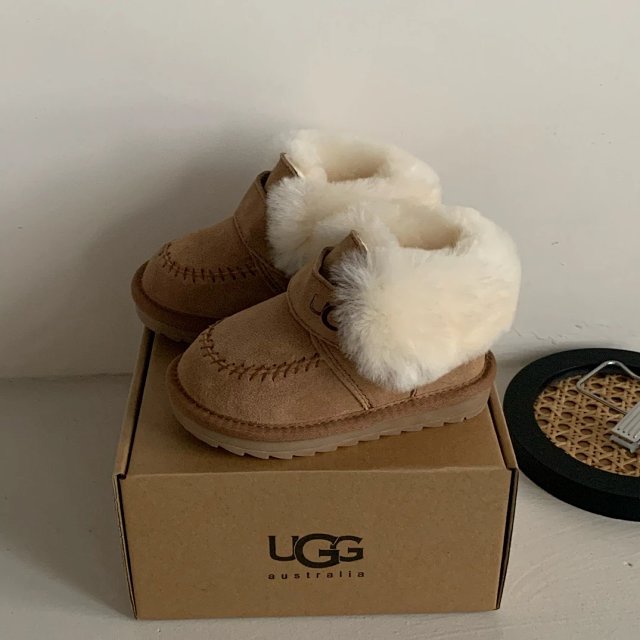 UGG Children's snow boots: seller detail photo 3