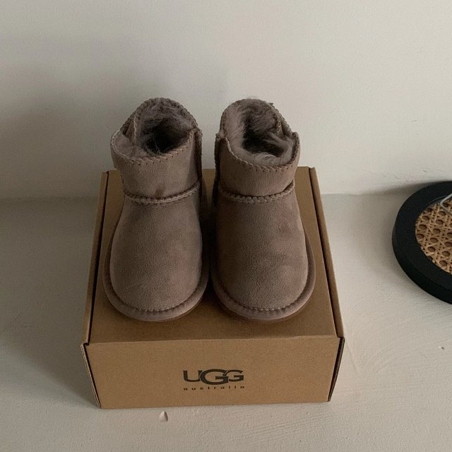 UGG Children's snow boots: seller detail photo 4