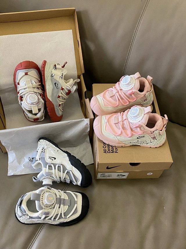 Nike ACG children's Shoes: seller detail photo 3