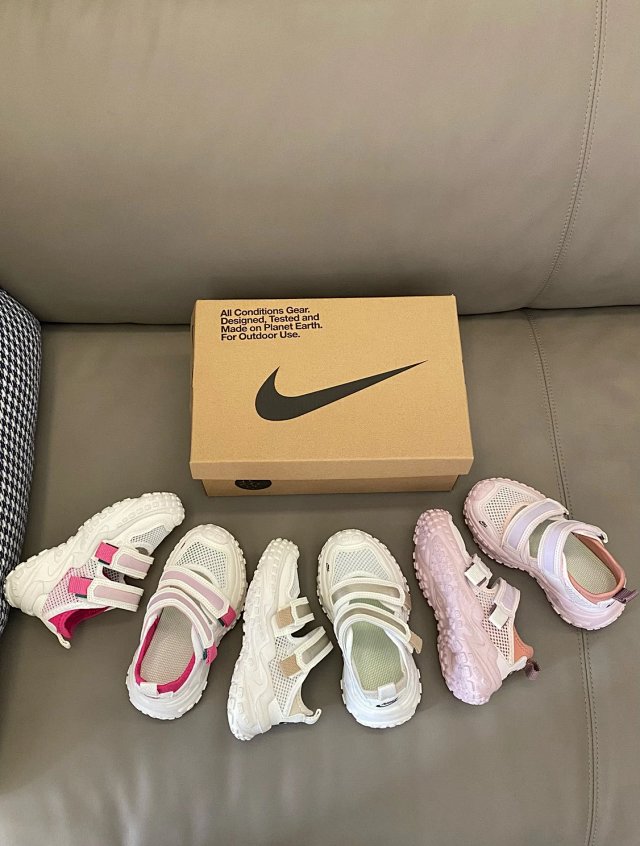 Nike children's Silppers Shoes: seller detail photo 7