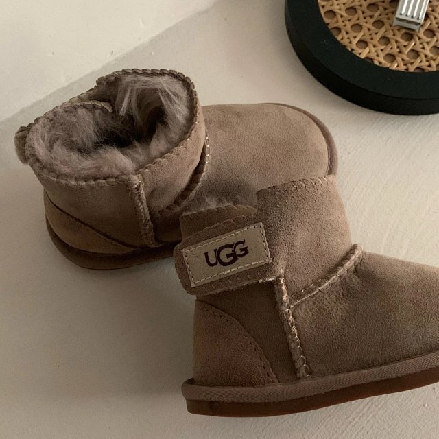UGG Children's snow boots: seller detail photo 10
