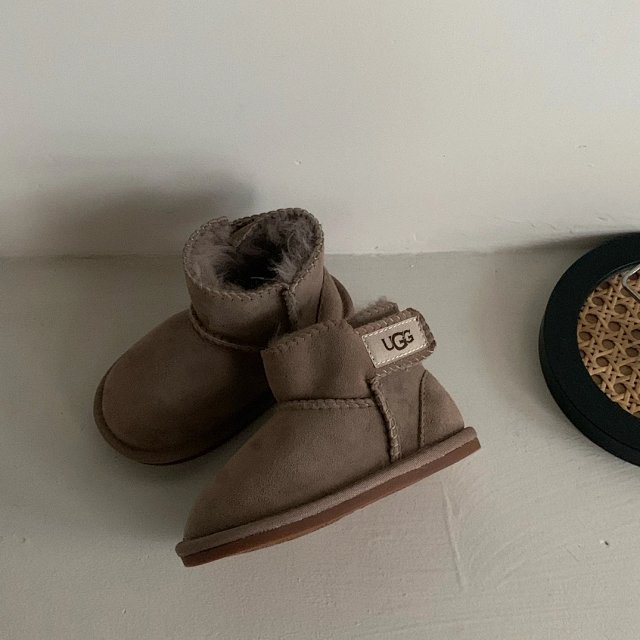 UGG Children's snow boots: seller detail photo 11