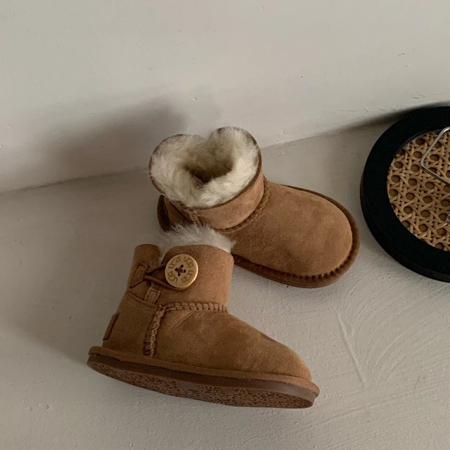 UGG Children's snow boots: seller detail photo 4