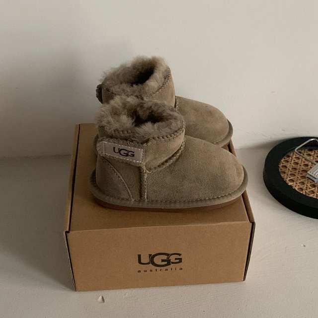 UGG Children's snow boots: seller detail photo 14