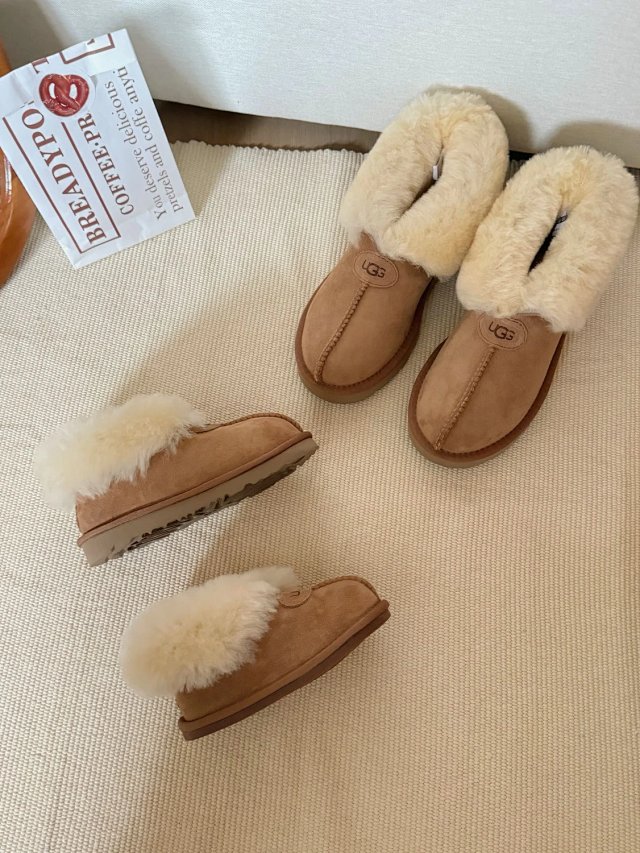 UGG Children's snow boots: seller detail photo 4
