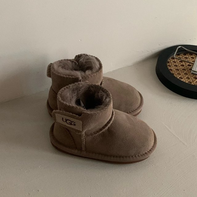 UGG Children's snow boots: seller detail photo 8