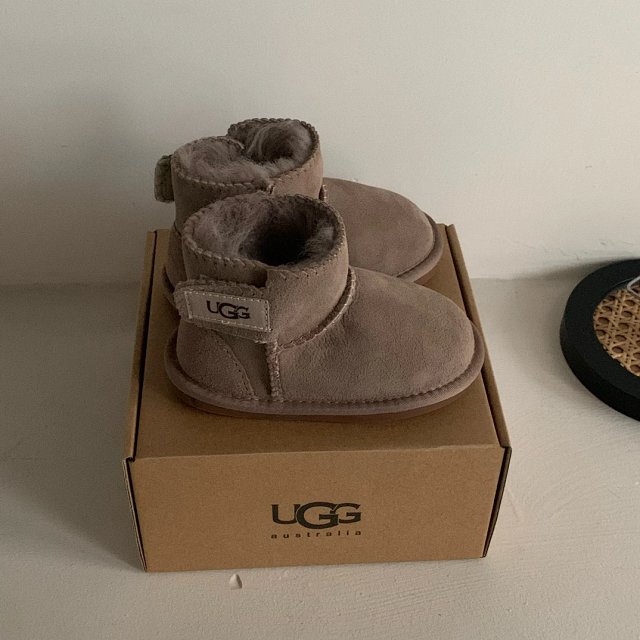 UGG Children's snow boots: seller detail photo 6