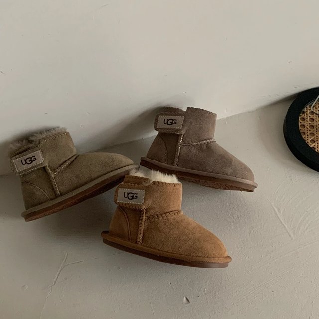 UGG Children's snow boots: seller detail photo 1