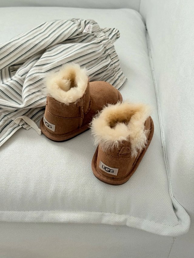 UGG Children's snow boots: seller detail photo 12